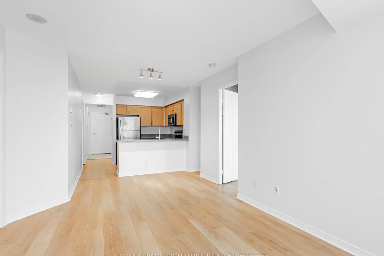 Additional image 7 of 30 Harrison Garden Boulevard 2306