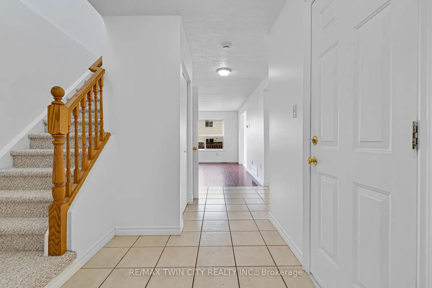 359 Highbrook Crescent photo 4