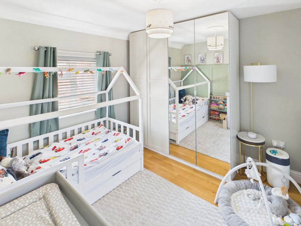 Additional image 13 of 2 bed maisonette for saleHillside Close, Chalfont St. Peter, Buckinghamshire SL9
