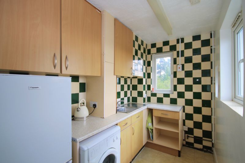 2 bed flat for saleGoring Way, Greenford UB6 photo 3