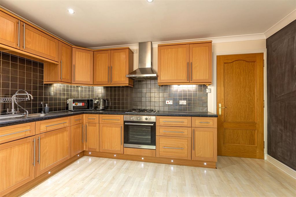 Additional image 7 of 4 bed property for sale19 Netherbank, Galashiels TD1