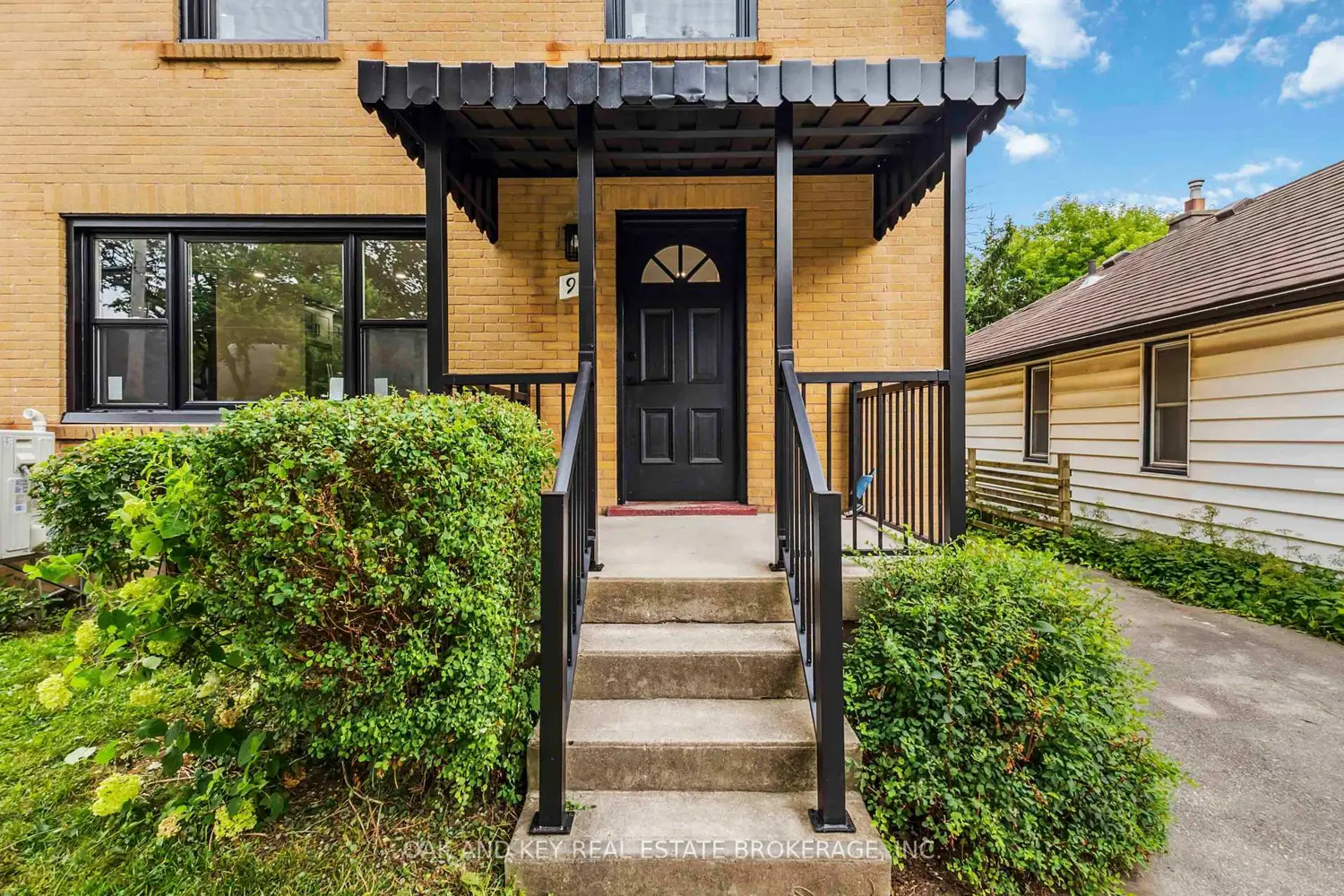 90 Jacqueline Street photo 3