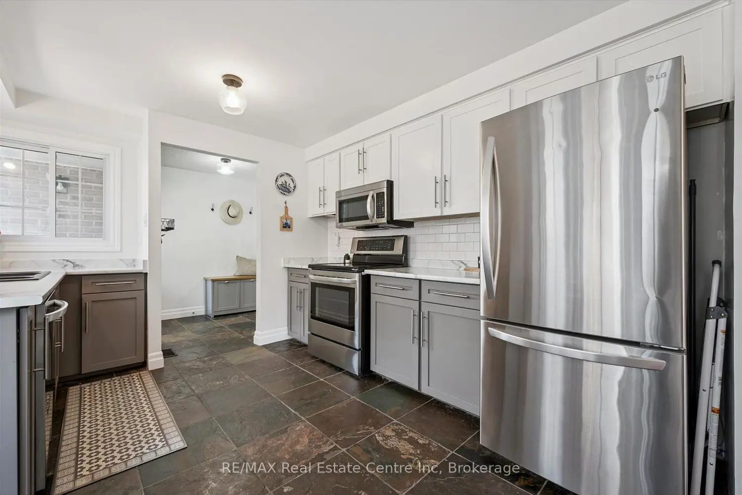 106 Woodlawn Road 3 photo 4