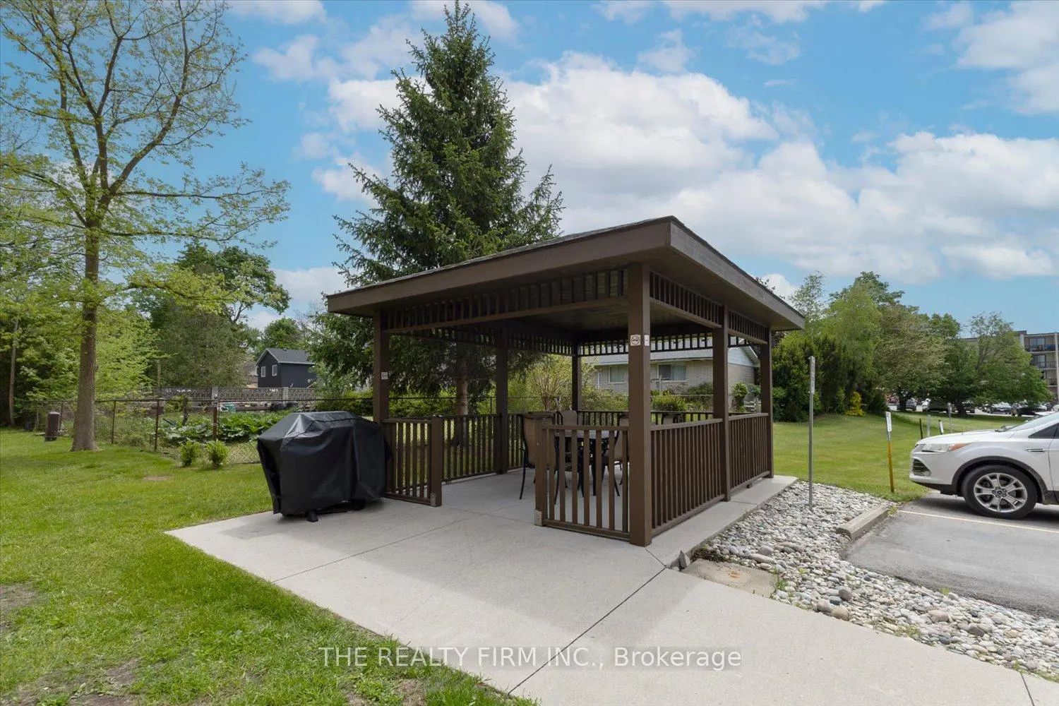 220 Duke Street 207 photo 2