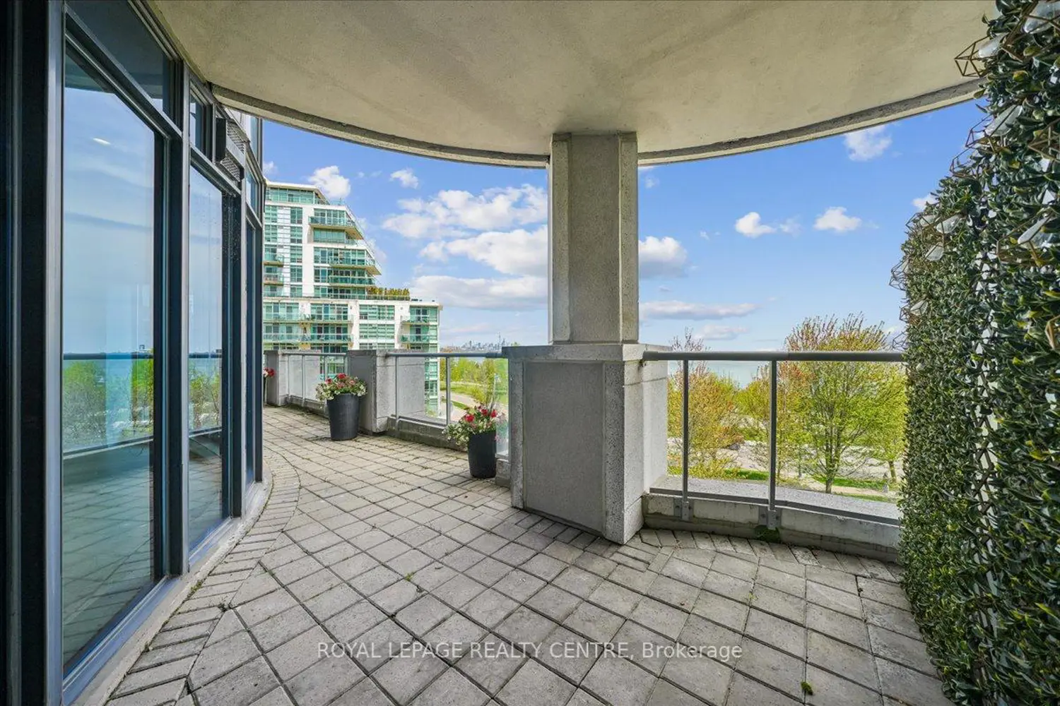 Additional image 19 of 2095 Lake Shore Boulevard 318