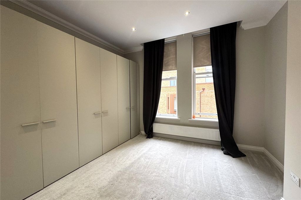 Additional image 5 of 2 bed flat for saleFarnborough Road, Farnborough, Hampshire GU14