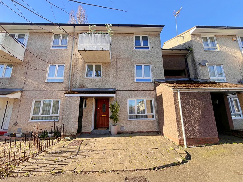 3 bed maisonette for saleCommunity Road, Greenford UB6