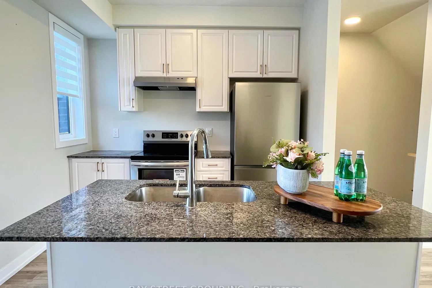 370 Red Maple Road 13 photo 5