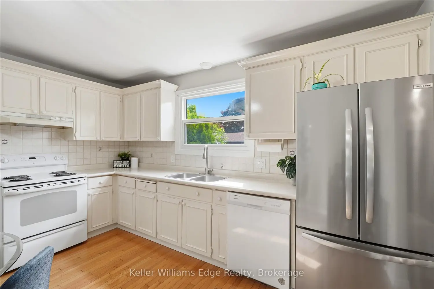 48 Winding Way photo 5