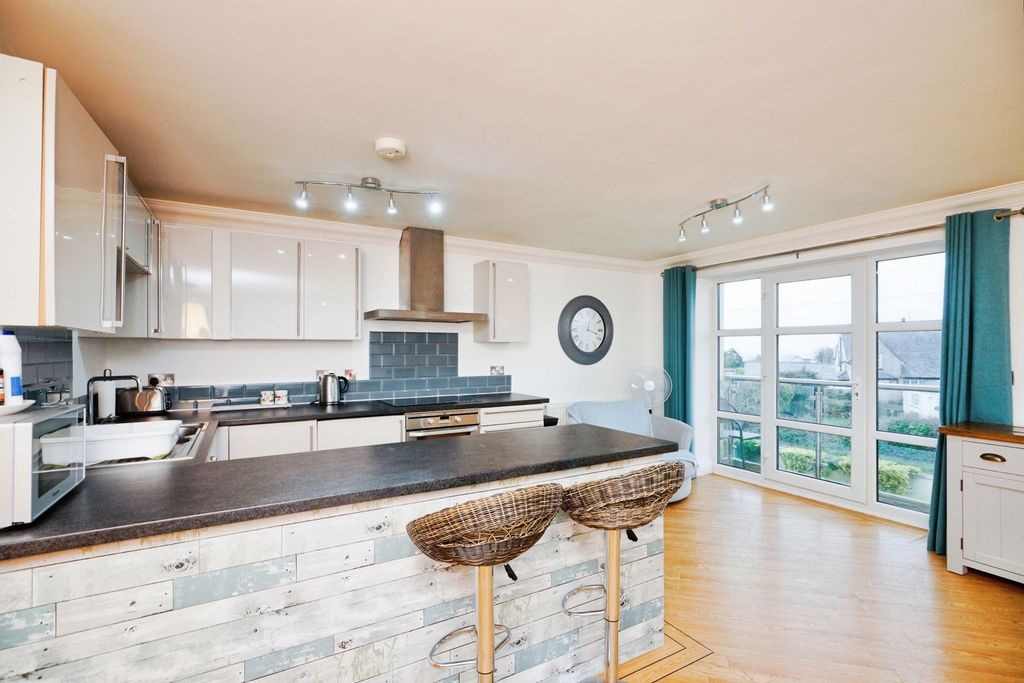 3 bed flat for saleLon Golff, Morfa Nefyn, Pwllheli, Gwynedd LL53 photo 4