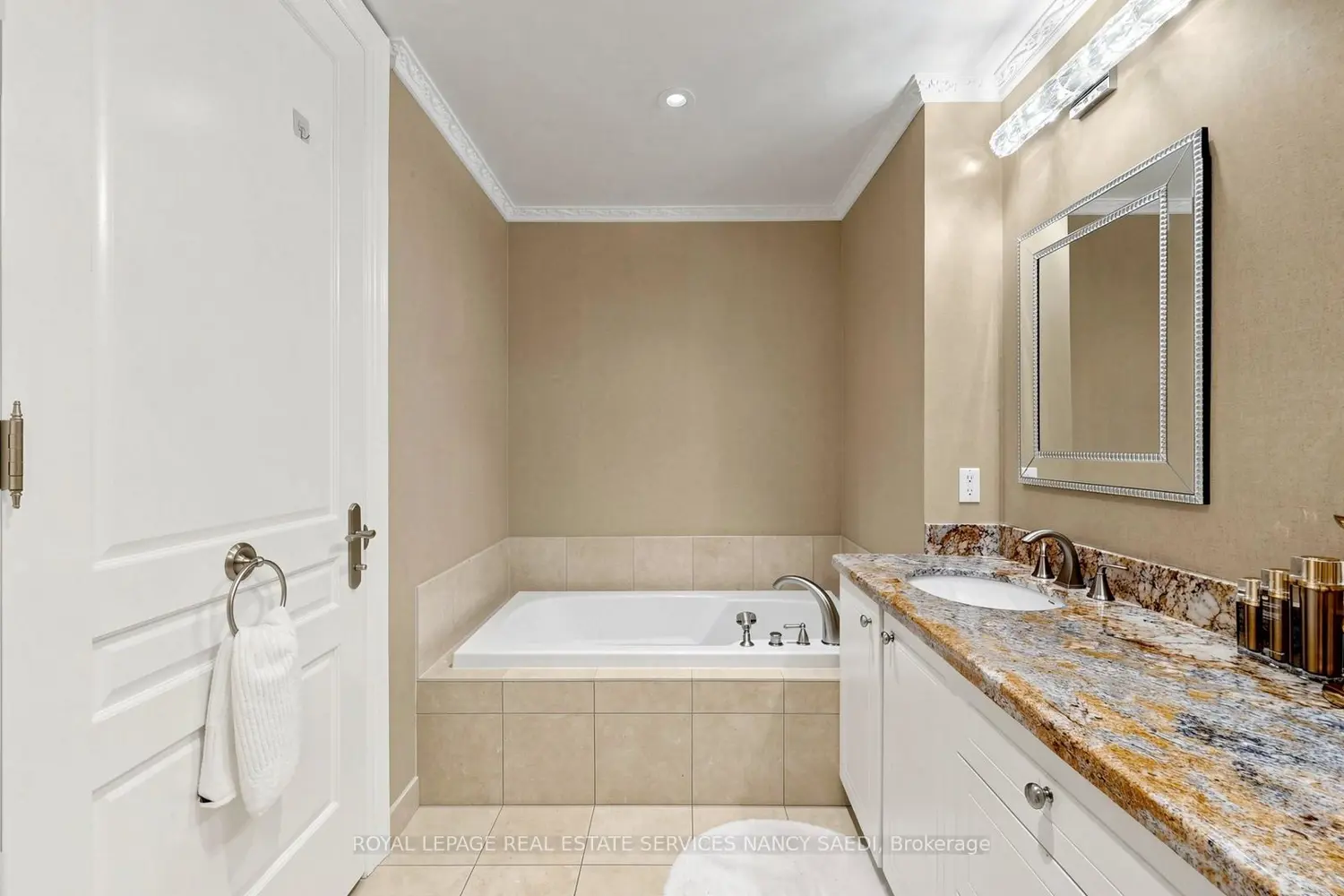 Additional image 13 of 10 Bellair Street 802