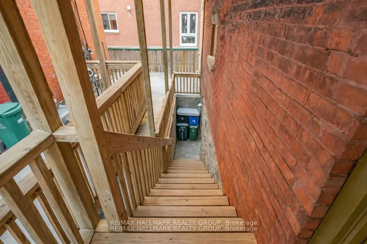 121 Osgoode Street photo 2