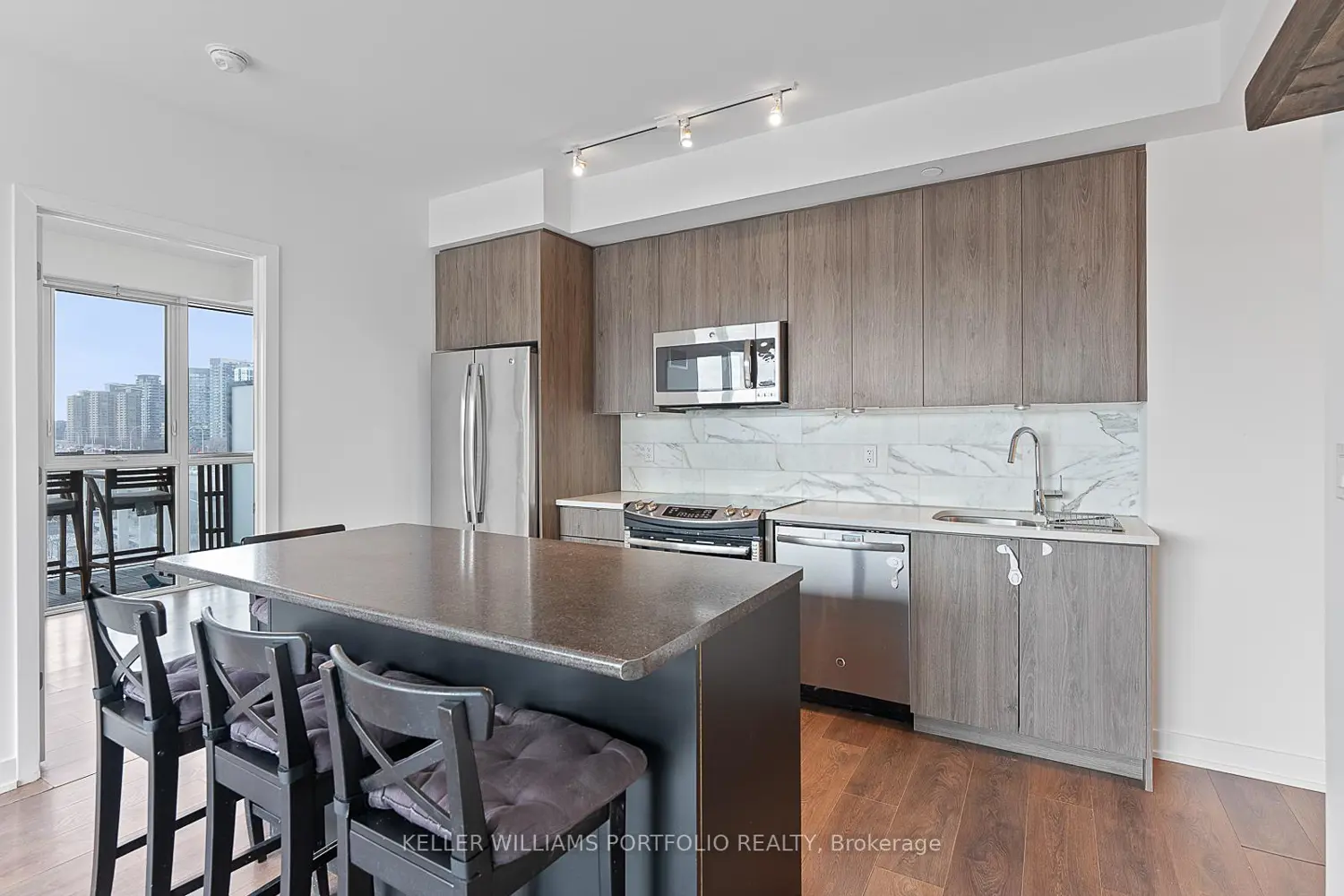 Additional image 7 of 50 Bruyeres Mews 1009