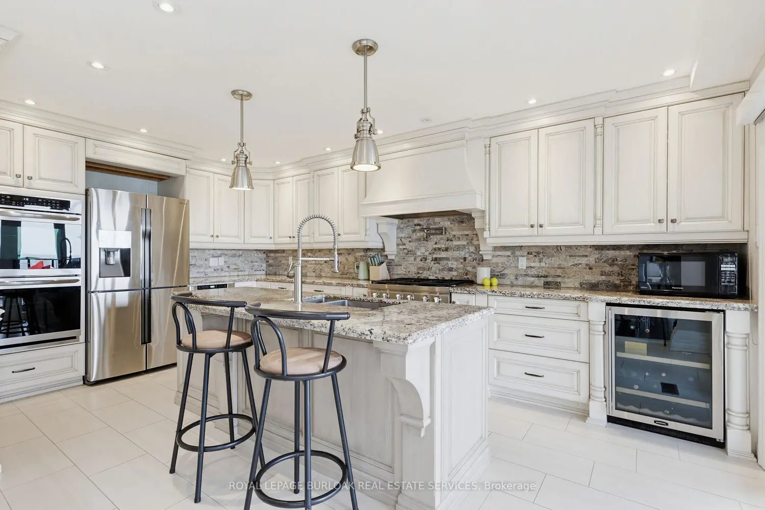 97 Lakeview Drive photo 5