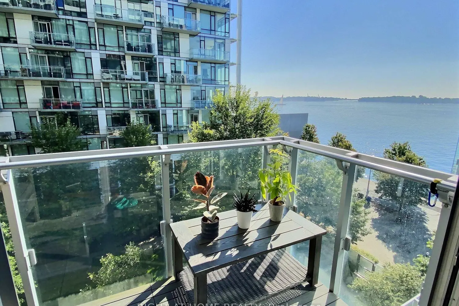 39 Queens Quay 515