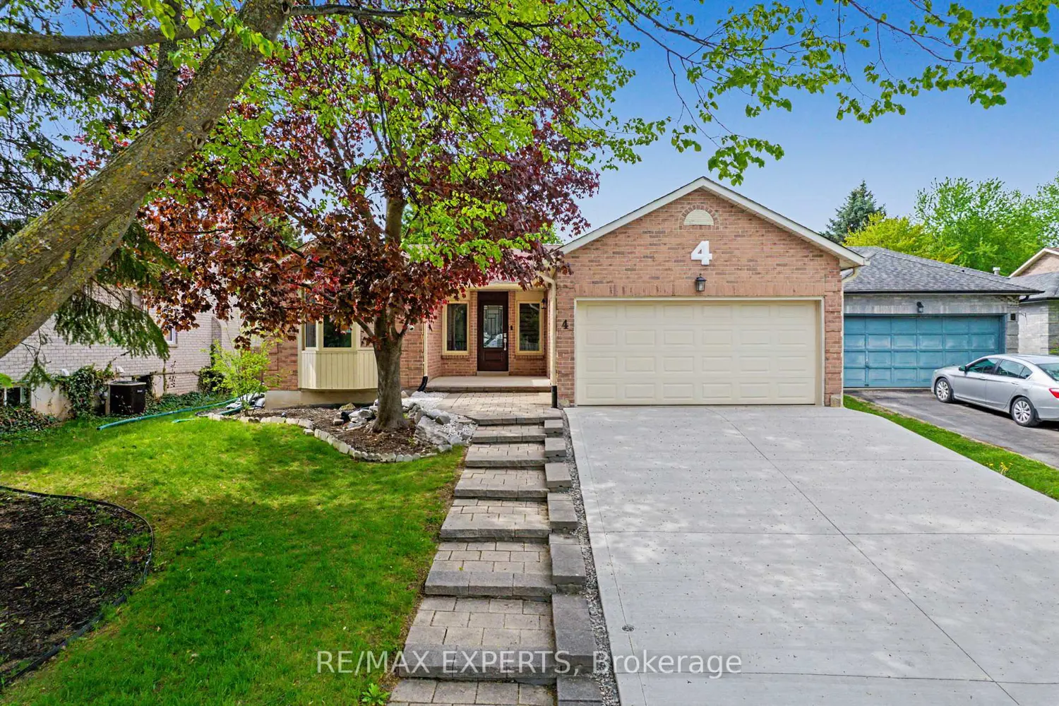4 Willis Drive photo 2