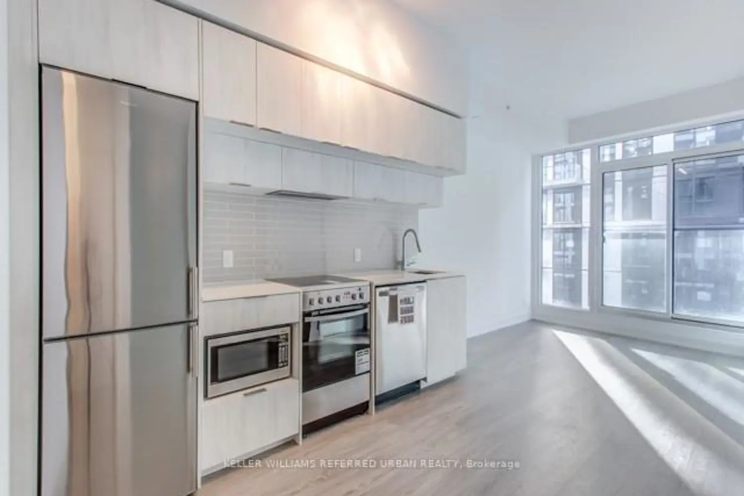 181 Dundas Street 3601