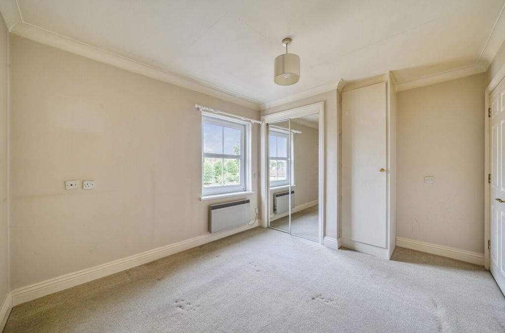 Additional image 11 of 2 bed flat for saleChurch Street, Faringdon, Oxfordshire SN7