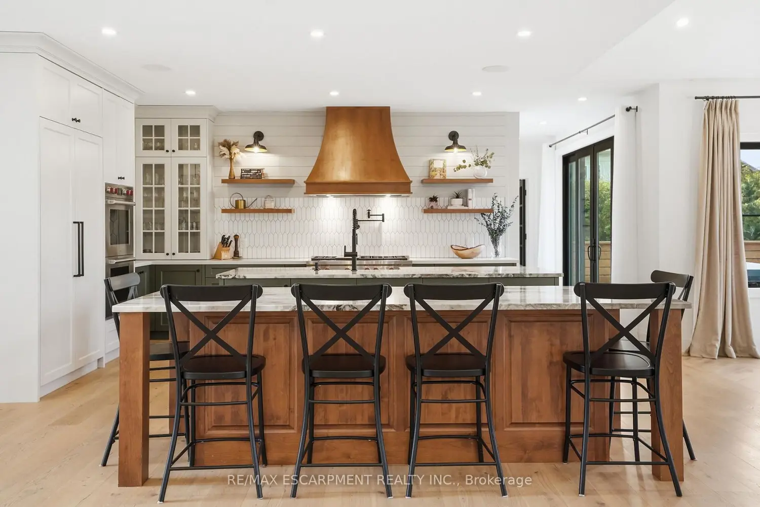 136 Rockcliffe Road photo 3