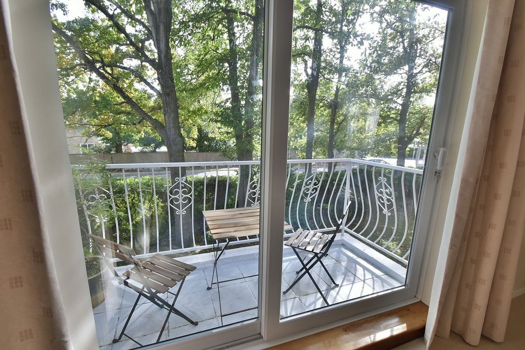 Additional image 8 of 2 bed flat for saleBeaufoys Avenue, Ferndown BH22