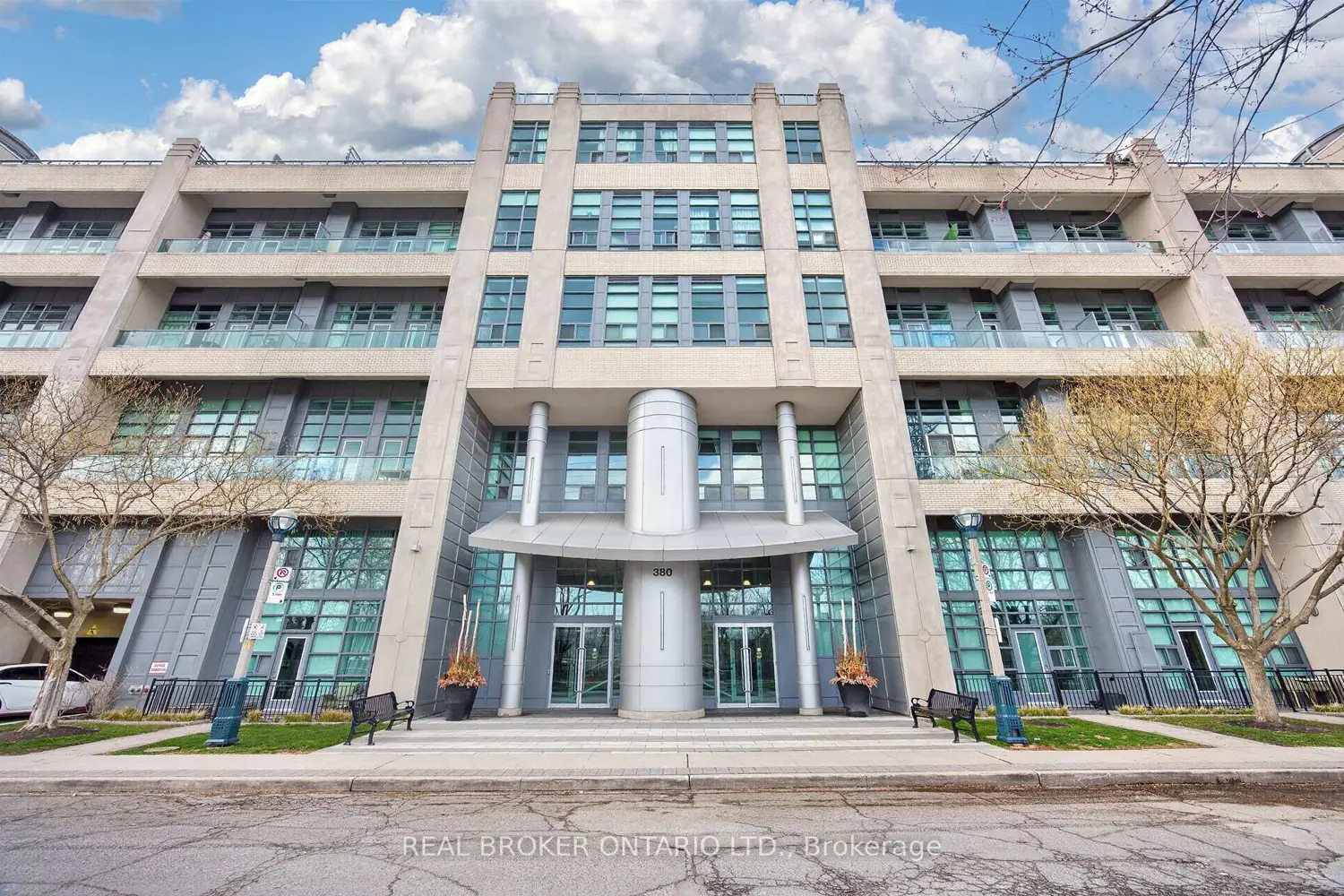 Additional image 19 of 380 Macpherson Avenue 209
