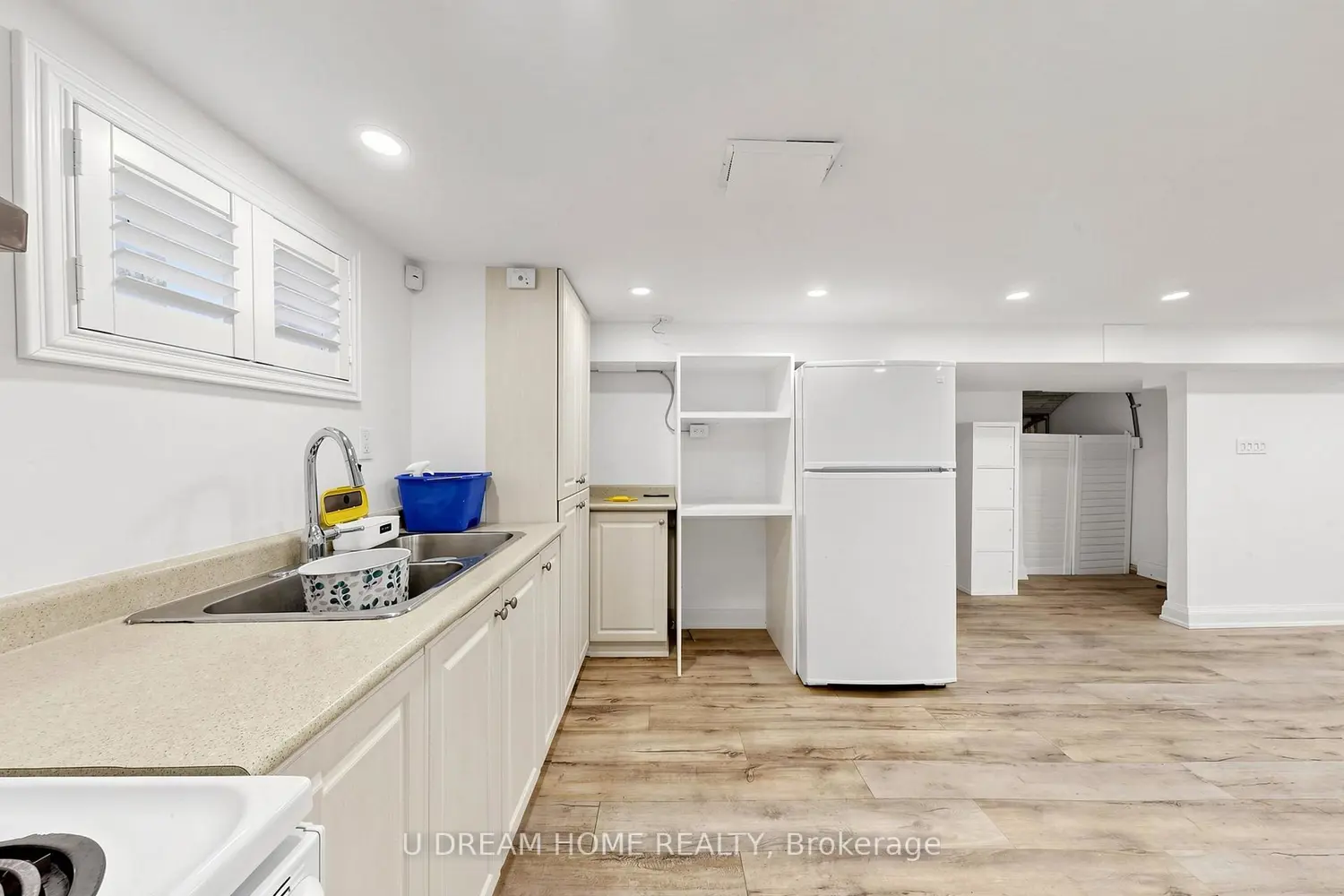 Additional image 18 of 99 Sheppard Avenue