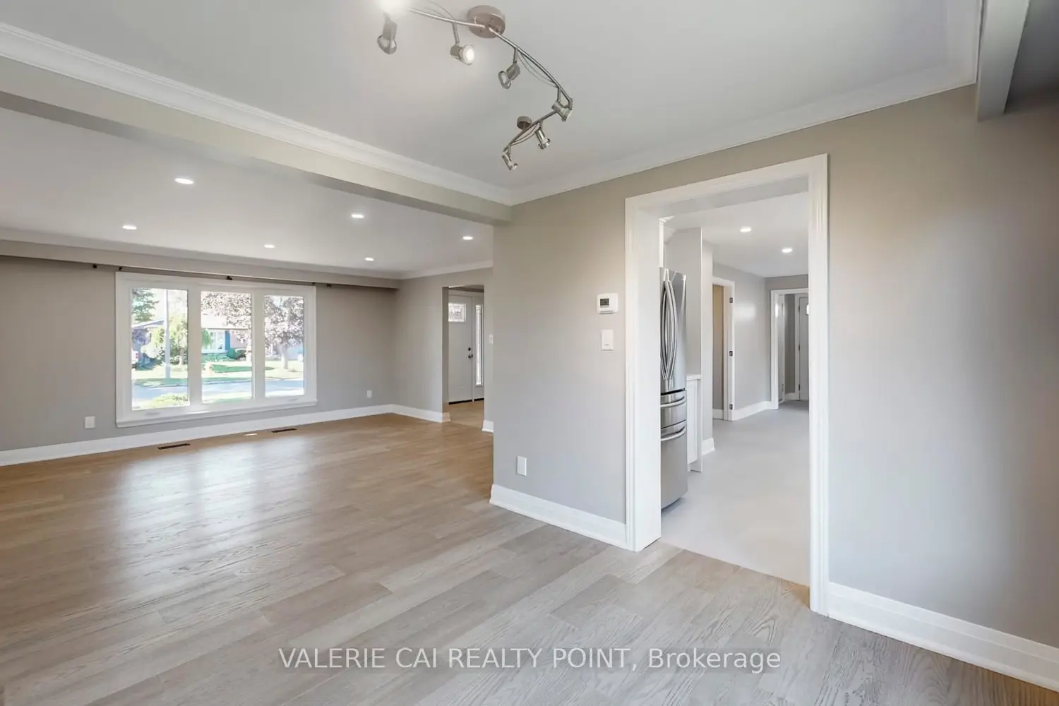 96 Bolland Crescent photo 2