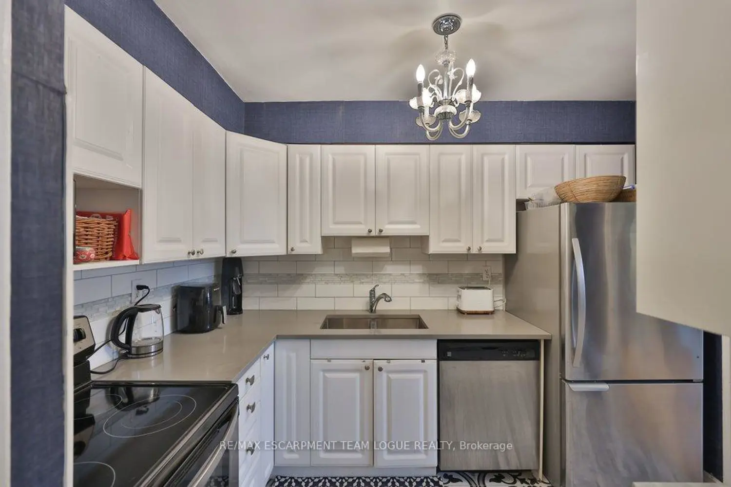 Additional image 11 of 2263 Marine Drive 301