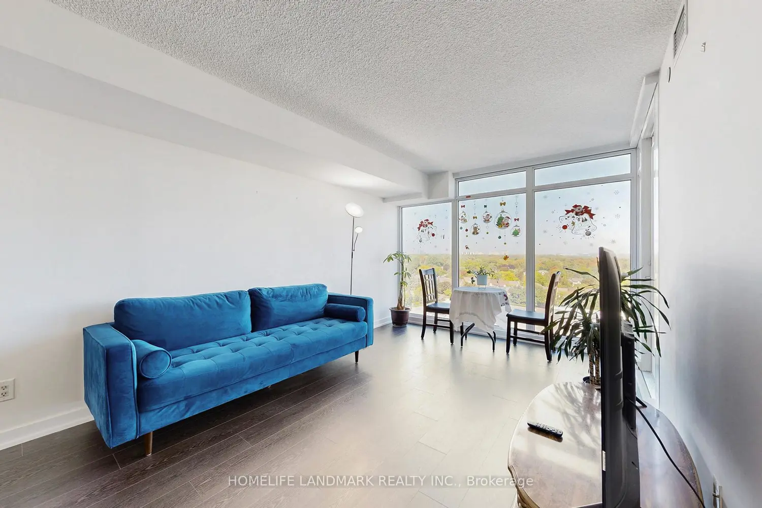 Additional image 2 of 72 Esther Shiner Boulevard 1509