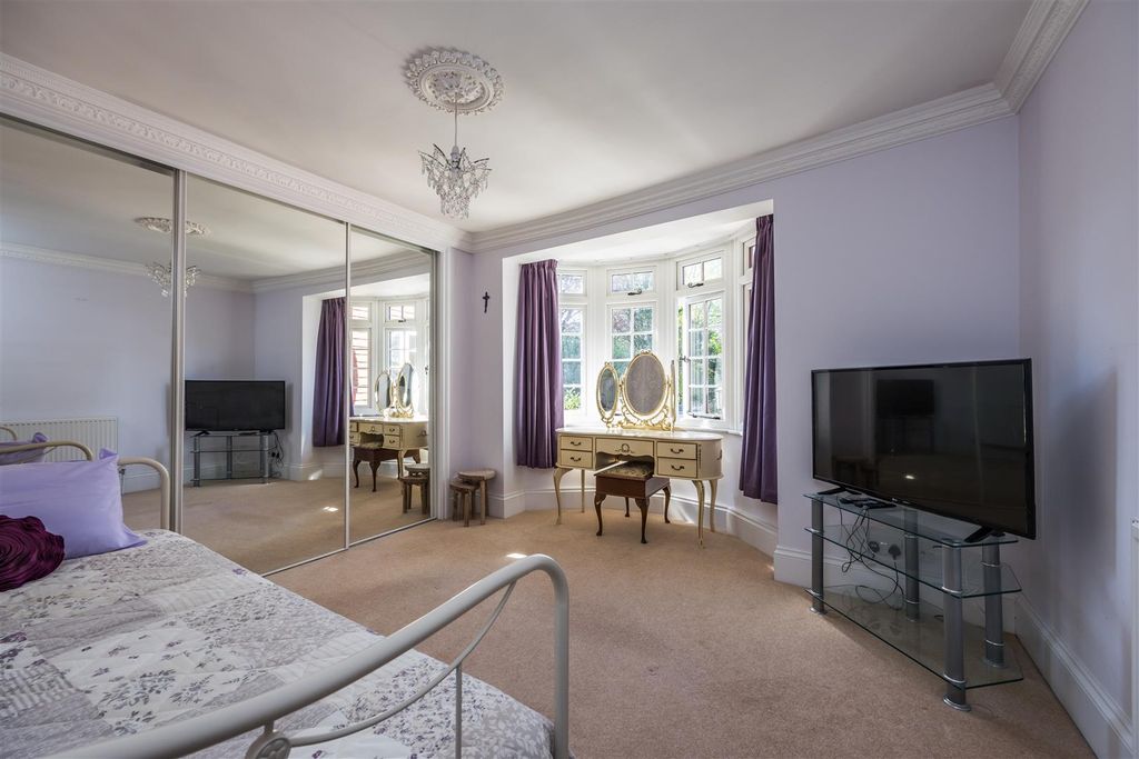 Additional image 15 of 5 bed property for saleCastle Street, Portchester PO16
