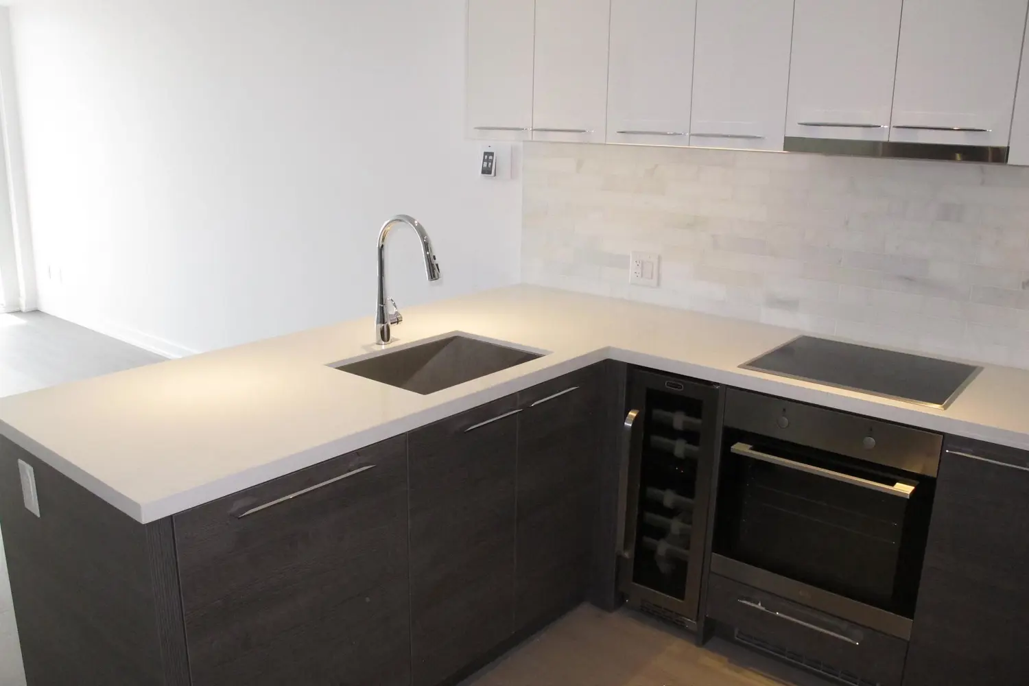 Additional image 16 of 488 University Avenue 2011
