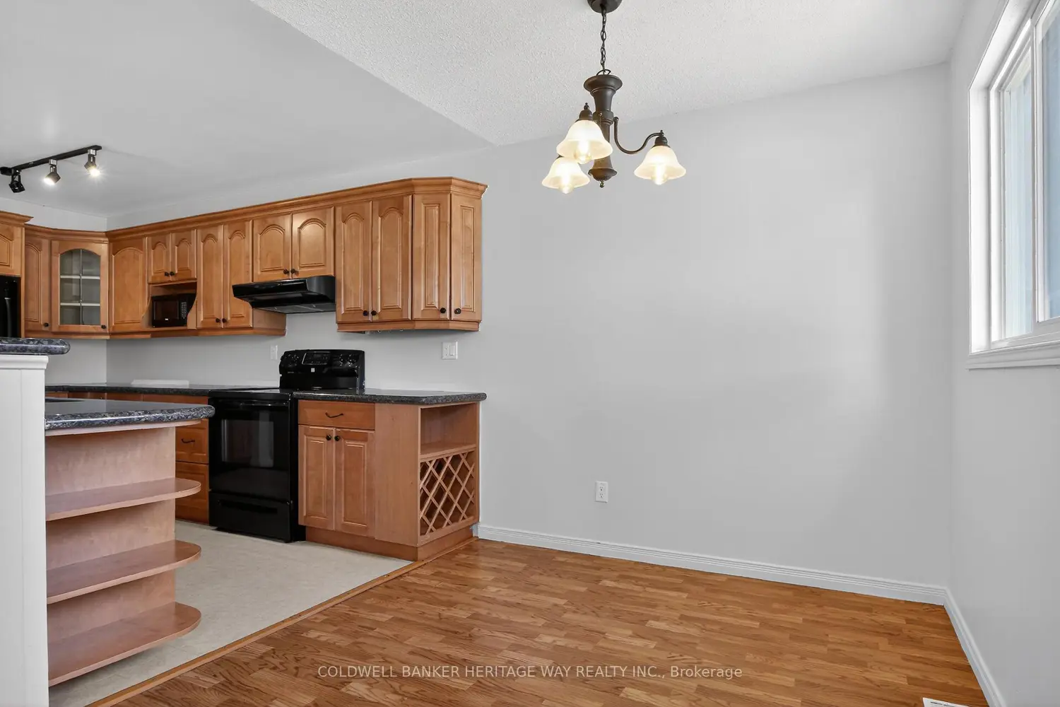 442 Joseph Street photo 2