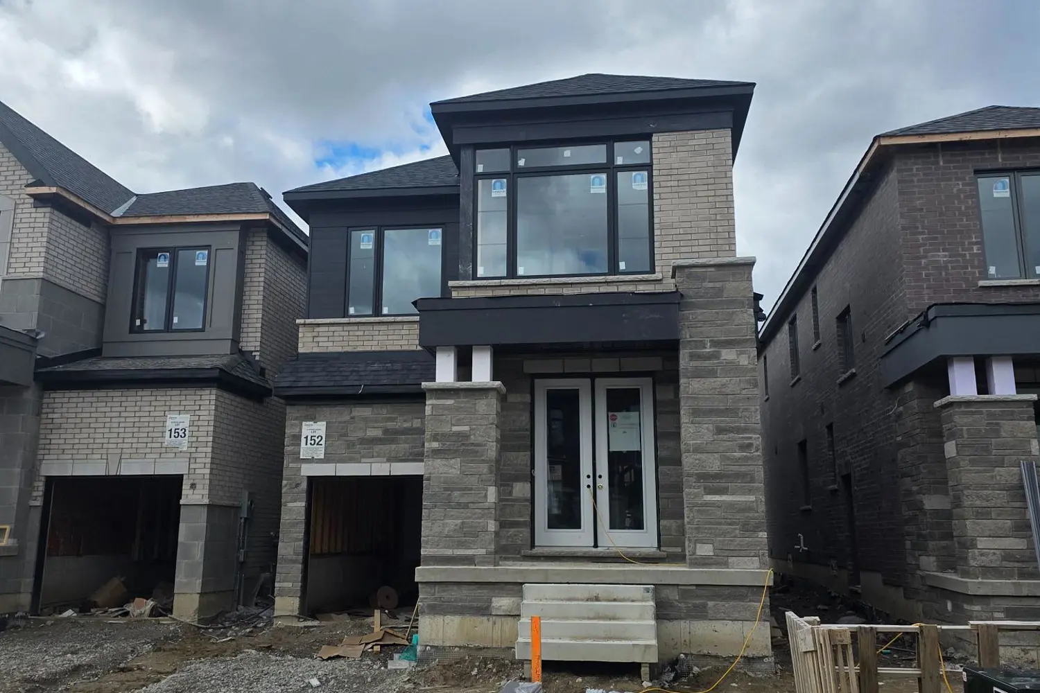 152 Speers Avenue photo 3