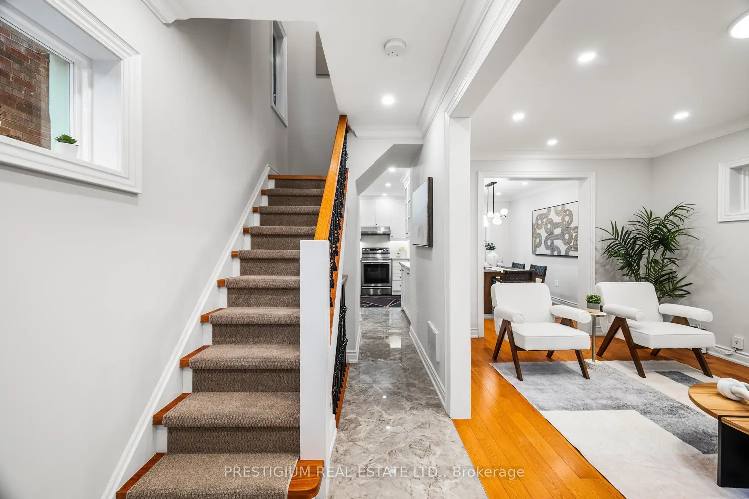 Additional image 4 of 556 Davisville Avenue