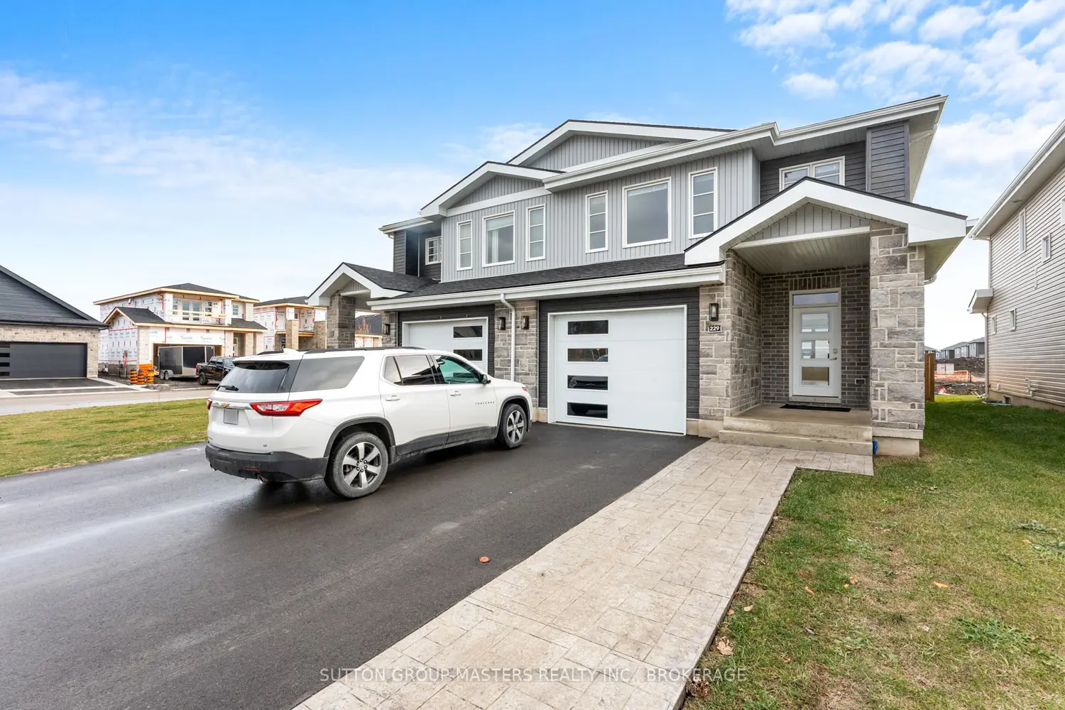 229 Superior Drive photo 2