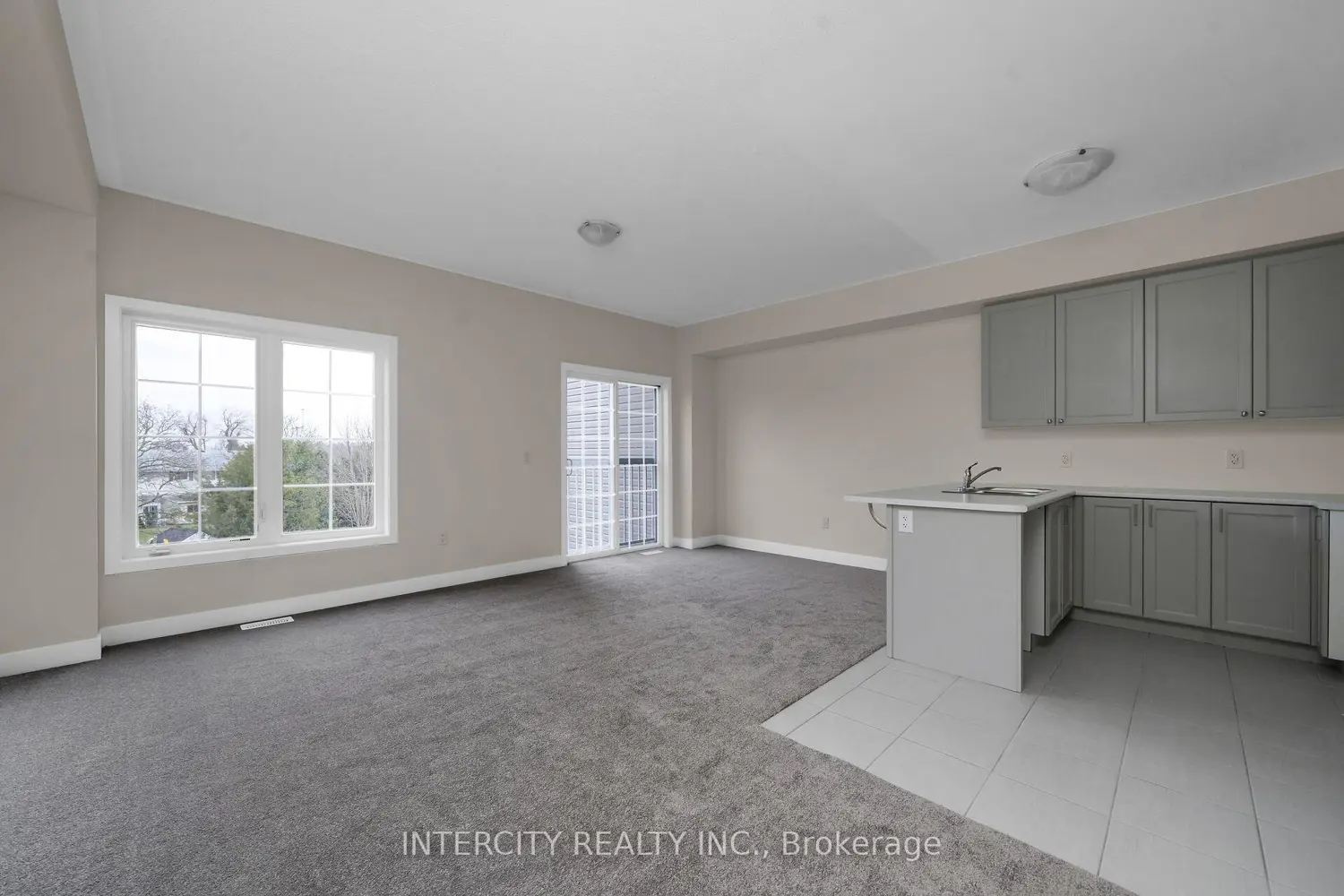 Additional image 5 of 100 Walden Drive Blk 7 Unit 3