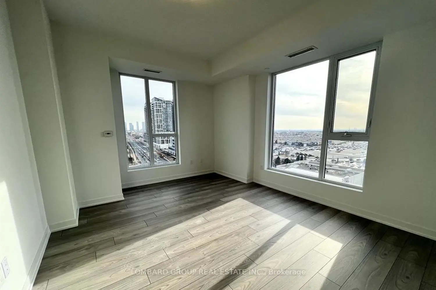 10 Abeja Street 1120 photo 4