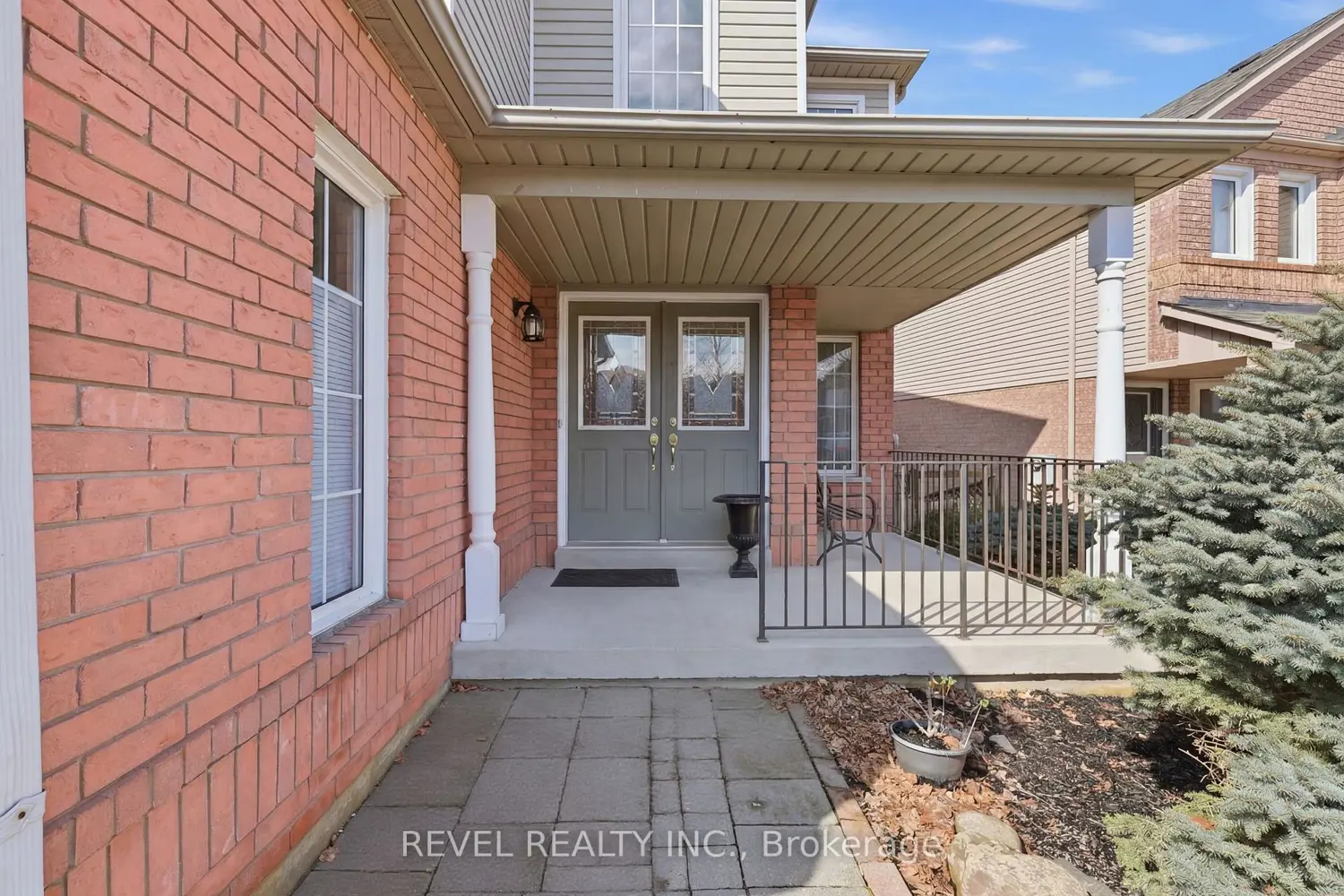 116 Hibbard Drive photo 2