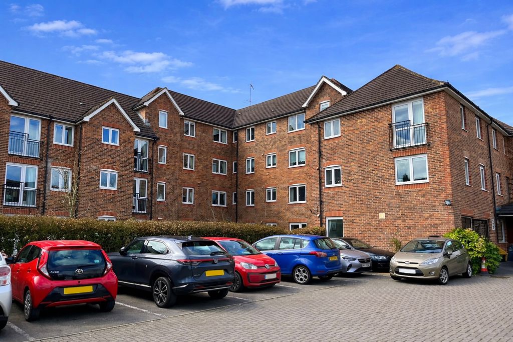 Additional image 2 of 1 bed flat for salePark Road, Frome, Somerset BA11