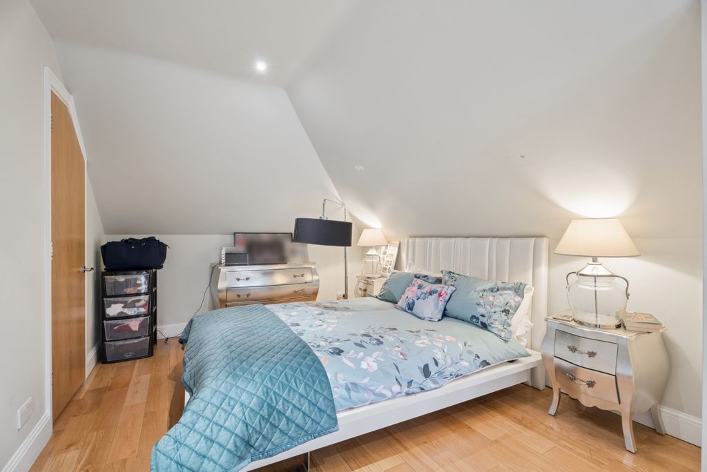Additional image 31 of 7 bed detached house for saleCamp Road, Gerrards Cross SL9