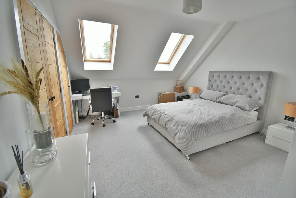 Additional image 9 of 2 bed flat for saleBeaufoys Avenue, Ferndown BH22