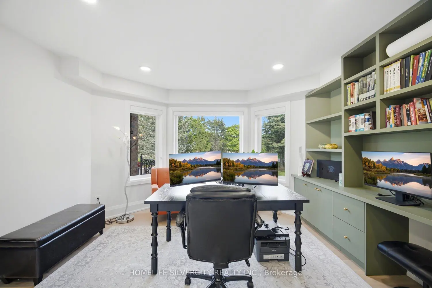 Additional image 3 of 15 Estateview Circle