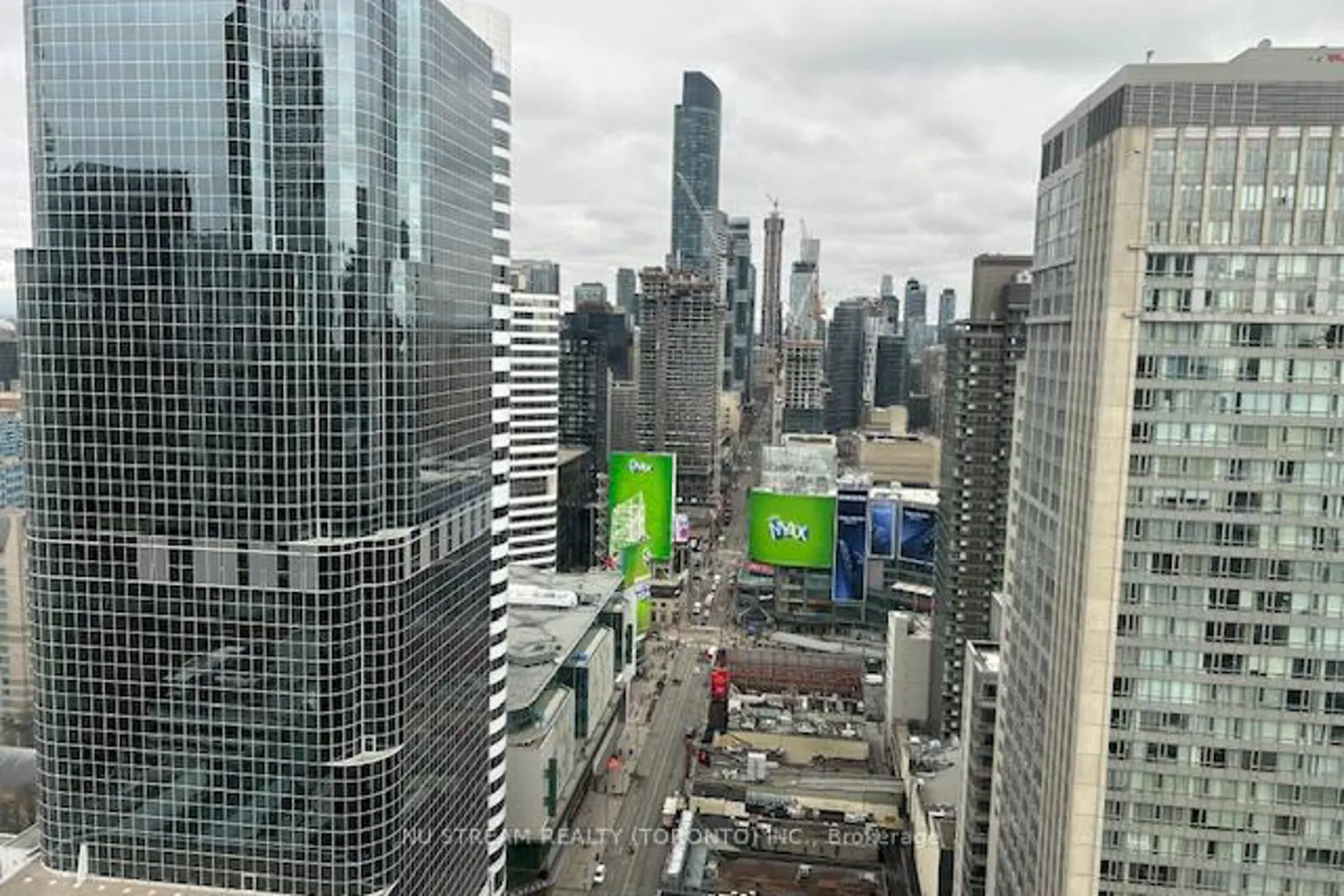Additional image 2 of 197 Yonge Street 3213