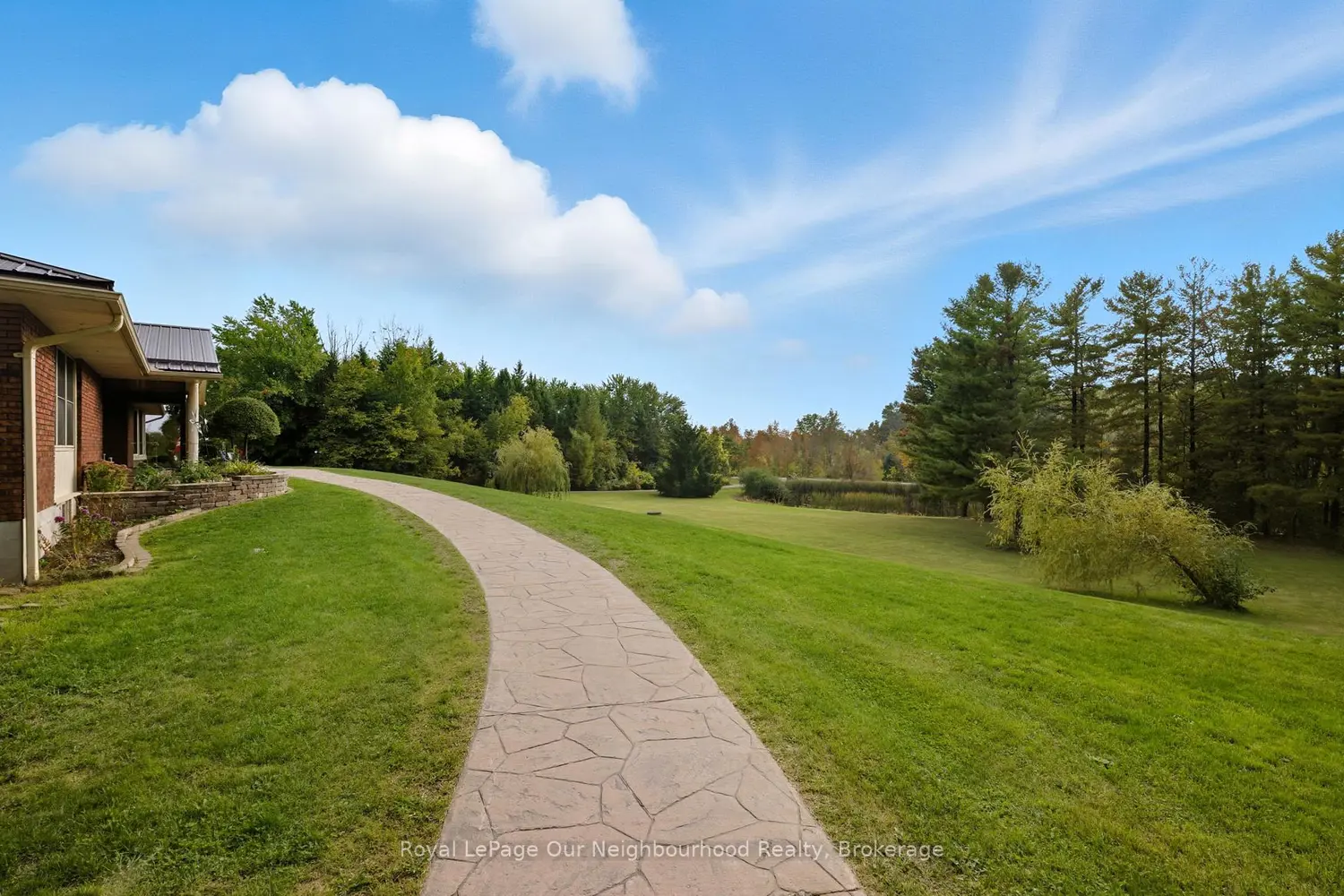 211 Langford Drive photo 3