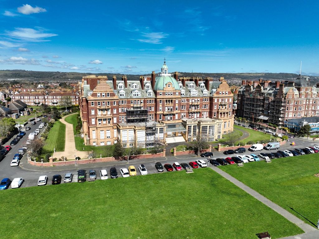 2 bed flat for saleThe Leas, Folkestone CT20