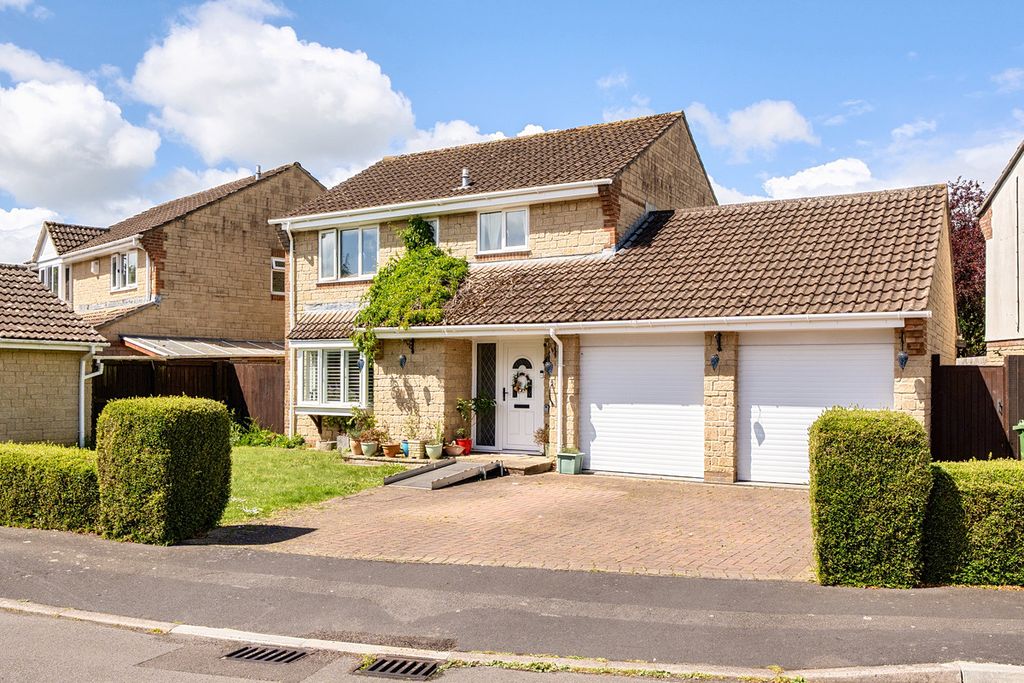4 bed detached house for saleMasons Way, Frome BA11