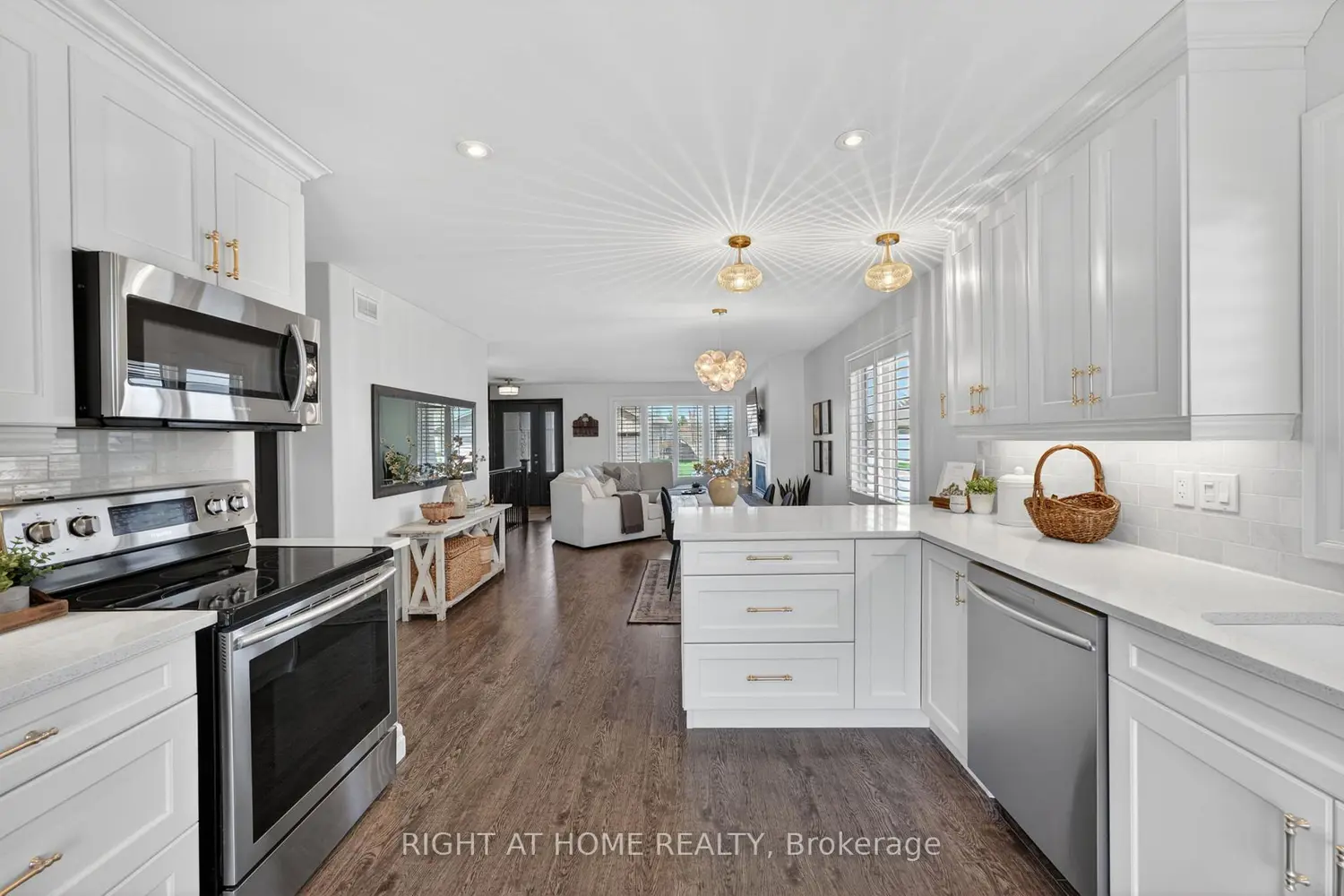 27 Woodburn Drive photo 3