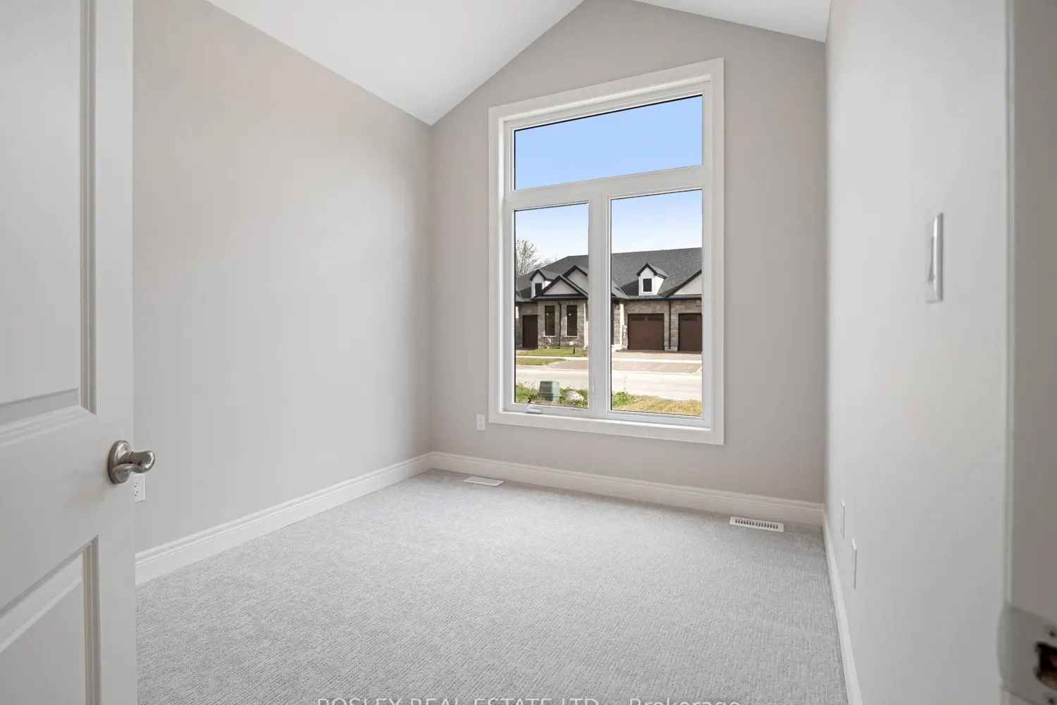 Additional image 12 of 503 Royal Ridge Drive