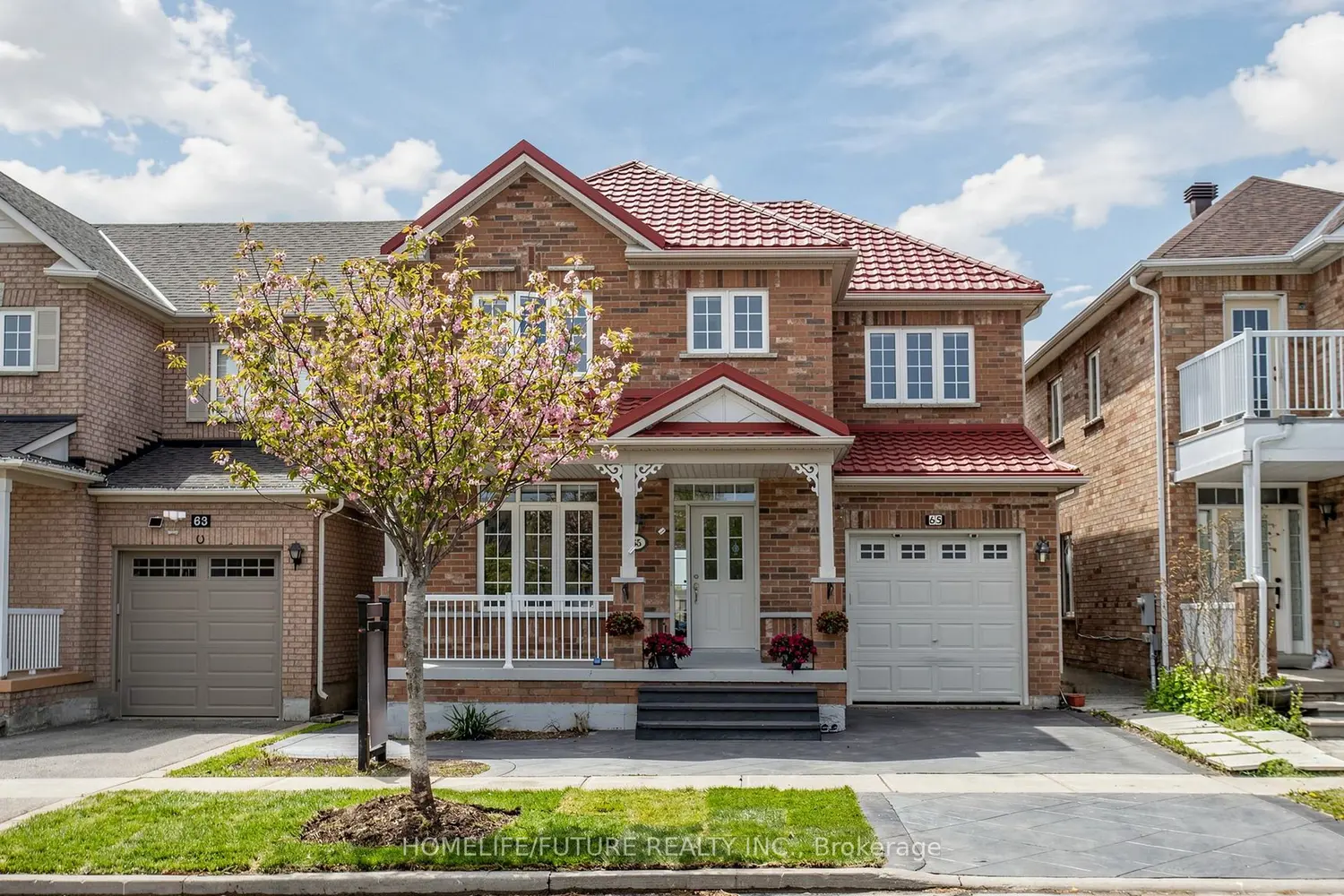 65 Maple Ridge Crescent