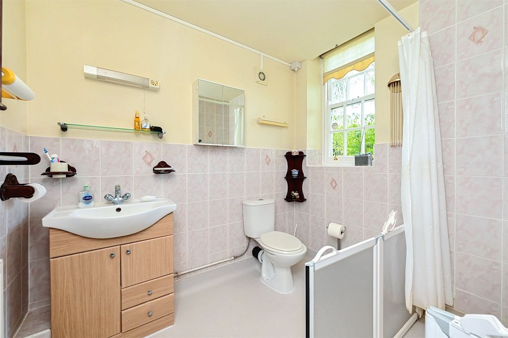 Additional image 11 of 2 bed flat for saleStockton Avenue, Fleet, Hampshire GU51
